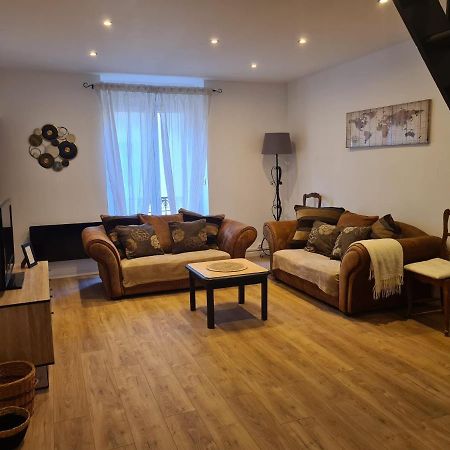 Magnifique Appartement Avec Terrasse Besseges エクステリア 写真