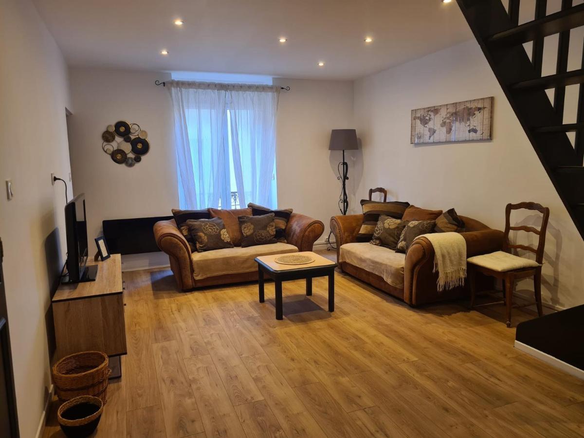 Magnifique Appartement Avec Terrasse Besseges エクステリア 写真